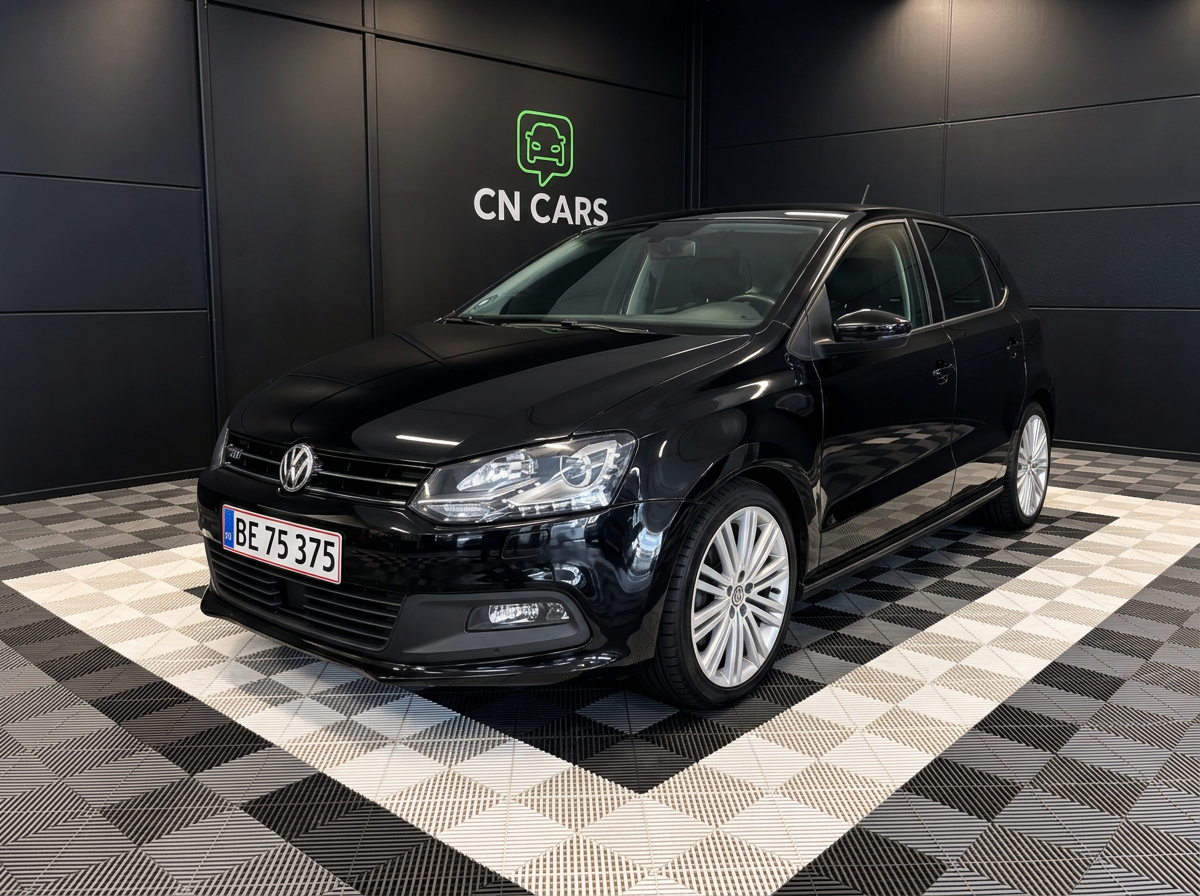 Solgt sort VW Polo i CN CARS showroom